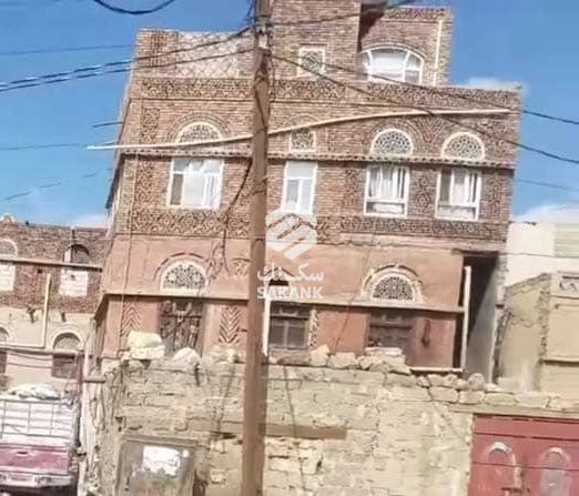 بيت ثلاثة طوابق وطيرمانه شعبي للبيع
