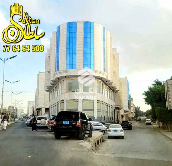 عمارة ركنية تجارية عملاقة للبيع